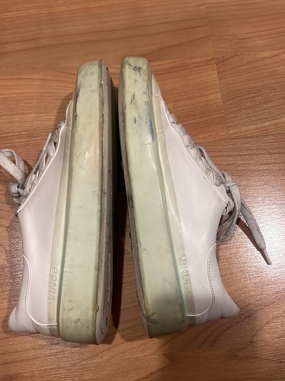 AUTHENTHIC VINCE women’s 5.5 shoes. - Picture 12 of 16